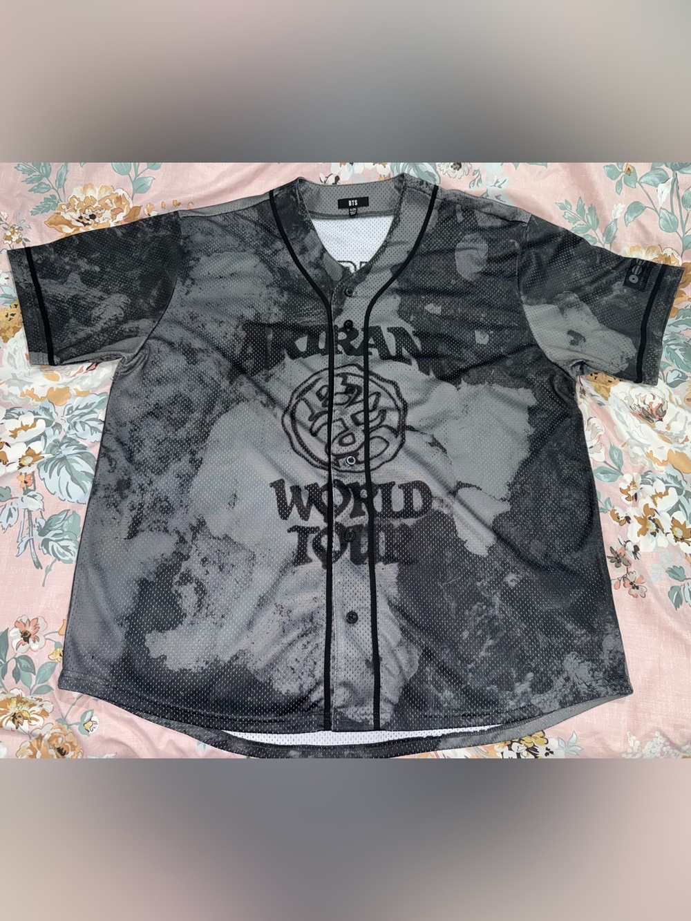 BTS World Tour Arirang Weverse El Paso Official J-Hope Jersey - Picture 11 of 16